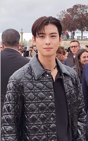 'ชาอึนอู - จีซู BLACKPINK’ หล่อสวยสุดปัง ที่ปารีสแฟชั่นวีค!! (มีคลิป)