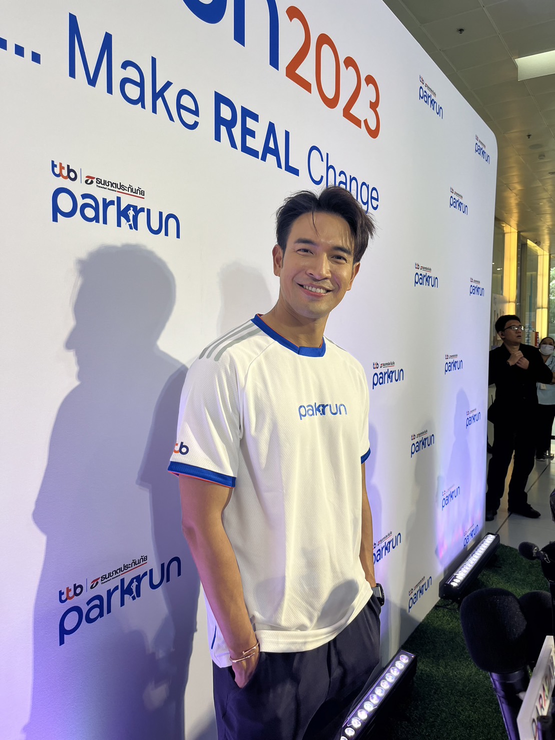 “เกรท วรินทร”  ไม่รู้สึกเครียดหลังมีคนโยง ปมเพื่อนพระเอกแทงข้างหลัง