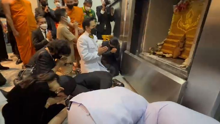 ครอบครัว บรรลือฤทธิ์ ร่วมส่ง คุณแม่ปรางทิพย์ ครั้งสุดท้าย