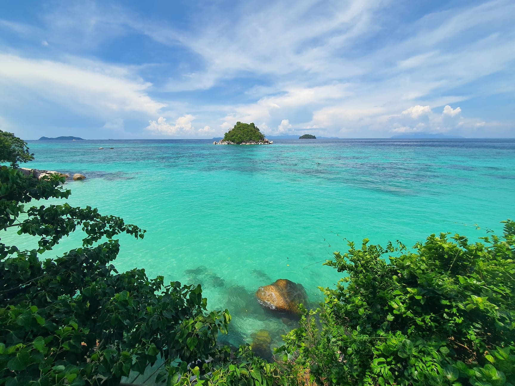 เที่ยวเกาะหลีเป๊ะ แห่ชมหาดซันไรซ์ สวยอันดับ 6 ของโลก 