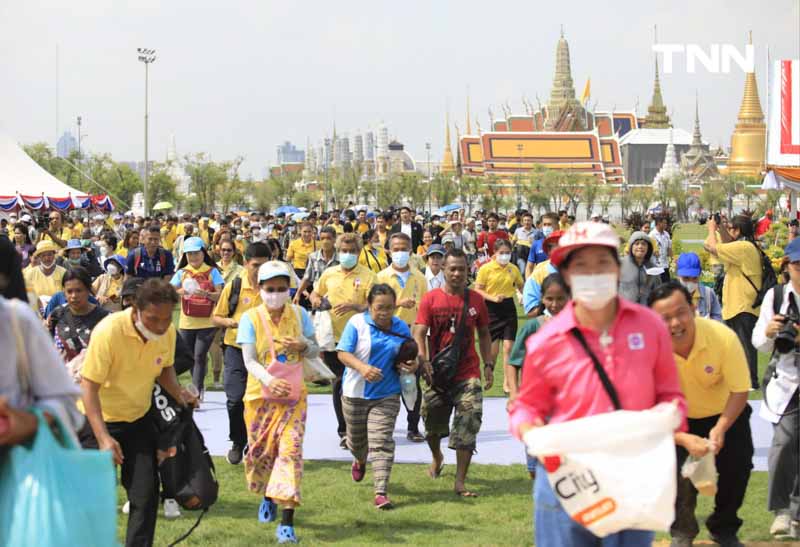 ปชช.แย่งเก็บพันธุ์ข้าว เสริมสิริมงคลหลังพระราชพิธีวันพืชมงคล