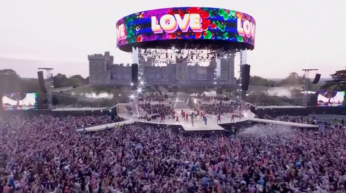 เปิดภาพ 'เคที่ เพอร์รี่ - Take That’!! นำทัพศิลปินขึ้นคอนเสิร์ตฉลองพิธีบรมราชาภิเษก ‘คิงชาร์ลส์’ เปิดภาพ 'เคที่ เพอร์รี่ - Take That’!! นำทัพศิลปินขึ้นคอนเสิร์ตฉลองพิธีบรมราชาภิเษก ‘คิงชาร์ลส์’