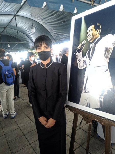 อี๊ฟ พุทธธิดา เปิดใจเสียงสั้นเครือ หลังสูญเสียคุณพ่อ ต้อย เศรษฐา อี๊ฟ พุทธธิดา เปิดใจเสียงสั้นเครือ หลังสูญเสียคุณพ่อ ต้อย เศรษฐา