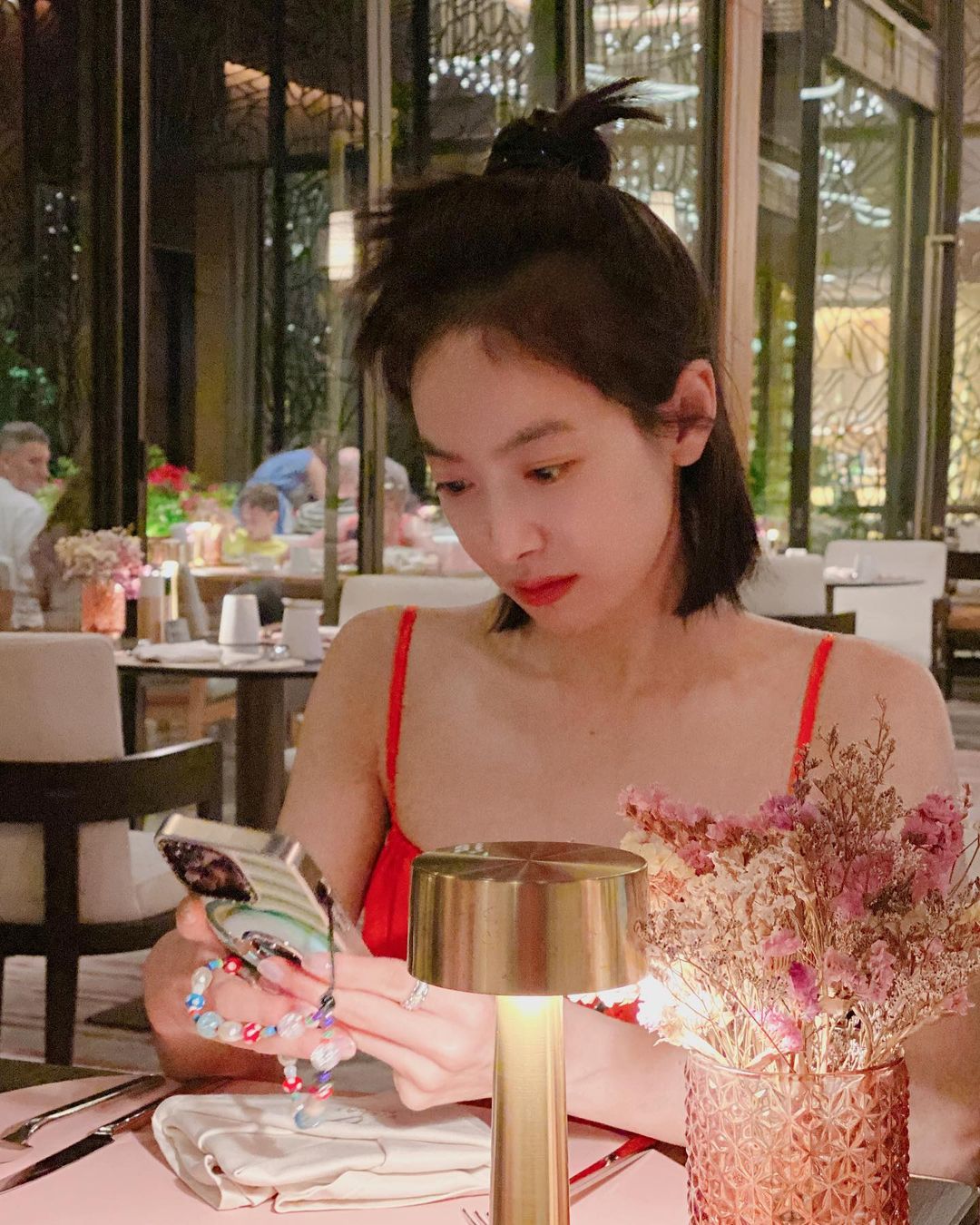 ส่องความสวยเซ็กซี่!! 'วิคตอเรีย ซ่ง' นางเอก 'ลำนำรักเทพสวรรค์' ลัดฟ้าพักผ่อนภูเก็ต ส่องความสวยเซ็กซี่!! 'วิคตอเรีย ซ่ง' นางเอก 'ลำนำรักเทพสวรรค์' ลัดฟ้าพักผ่อนภูเก็ต