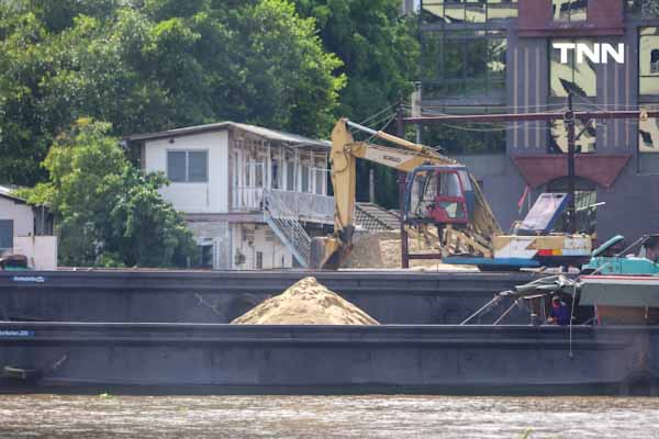 นนทบุรีเสริมกระสอบทราย 130,000 ใบ เตรียมรับมือน้ำเหนือล้นแนวกั้นริมเจ้าพระยา นนทบุรีเสริมกระสอบทราย 130,000 ใบ เตรียมรับมือน้ำเหนือล้นแนวกั้นริมเจ้าพระยา