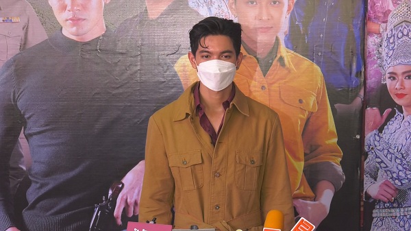 “เข้ม หัสวีร์” จัดแฟนมีตติ้งได้เงิน 2 แสนช่วยโควิด ยันสถานะโสด (มีคลิป) “เข้ม หัสวีร์” จัดแฟนมีตติ้งได้เงิน 2 แสนช่วยโควิด ยันสถานะโสด (มีคลิป)