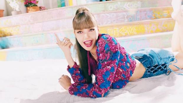 กินเนสบุ๊คยืนยัน!! ลิซ่า ทุบสถิติโลกศิลปินเดี่ยว - แซงสถิติ BLACKPINK