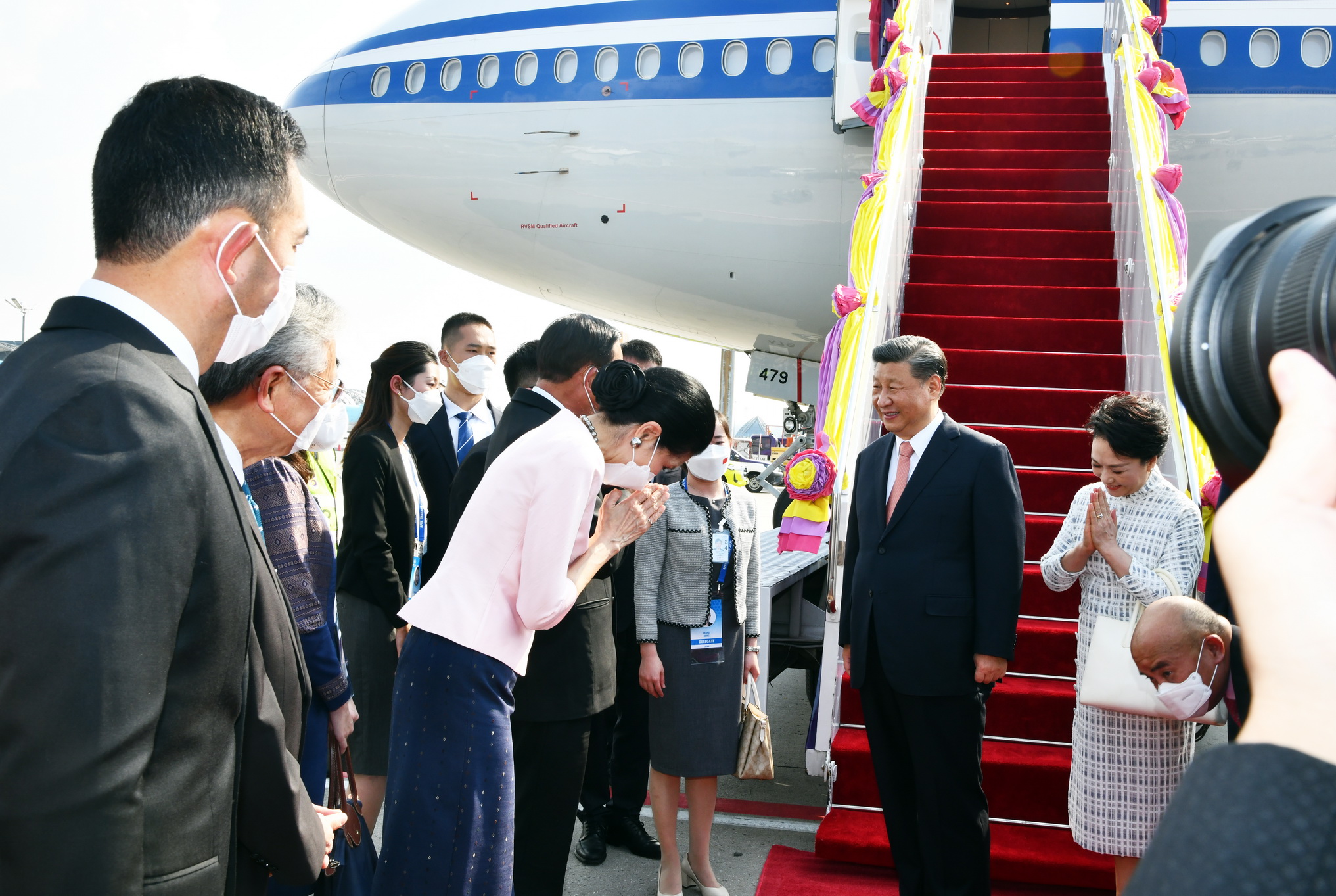 APEC 2022 ประมวลภาพ นายกฯต้อนรับ สี จิ้นผิง ประธานาธิบดีจีนเดินทางถึงไทย APEC 2022 ประมวลภาพ นายกฯต้อนรับ สี จิ้นผิง ประธานาธิบดีจีนเดินทางถึงไทย