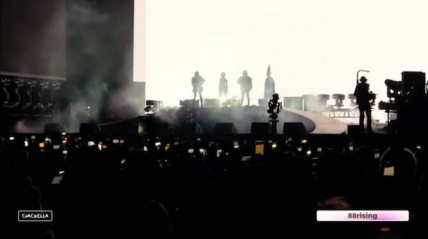 สุดเซอร์ไพรส์!! ‘ซีแอล’ พาวง 2NE1 รียูเนียนบนเวที Coachella (มีคลิป)