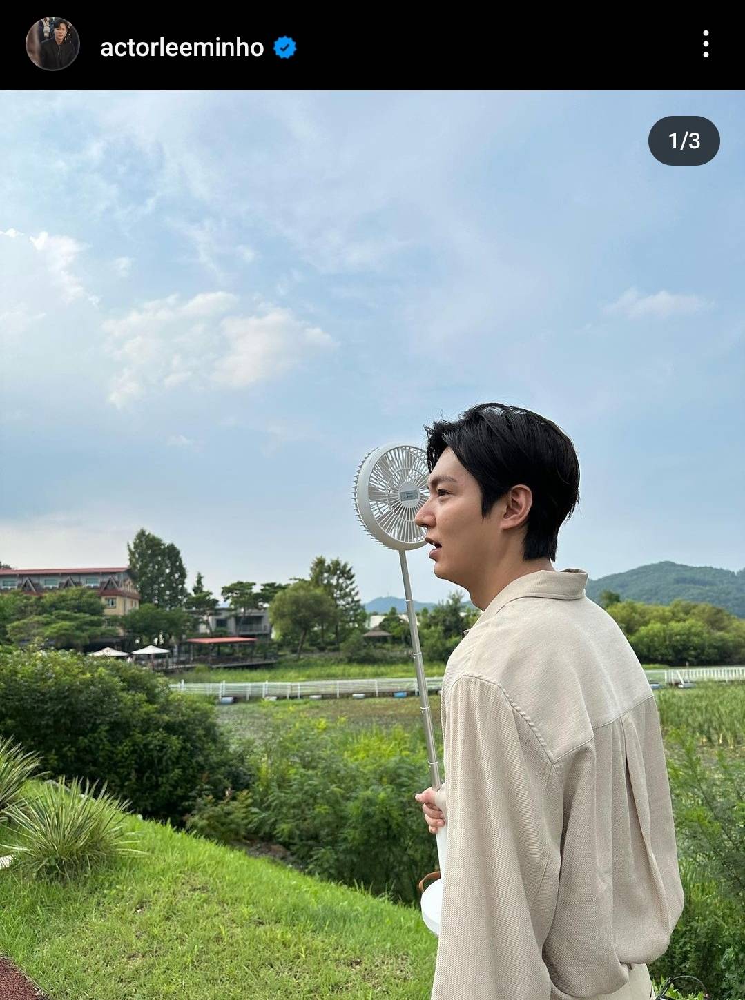 ส่องแฟชั่นสนามบิน อีมินโฮ ถึงไทยคืนนี้ เตรียมพร้อมสำหรับงานอีเว้นท์ 5 ส.ค. นี้