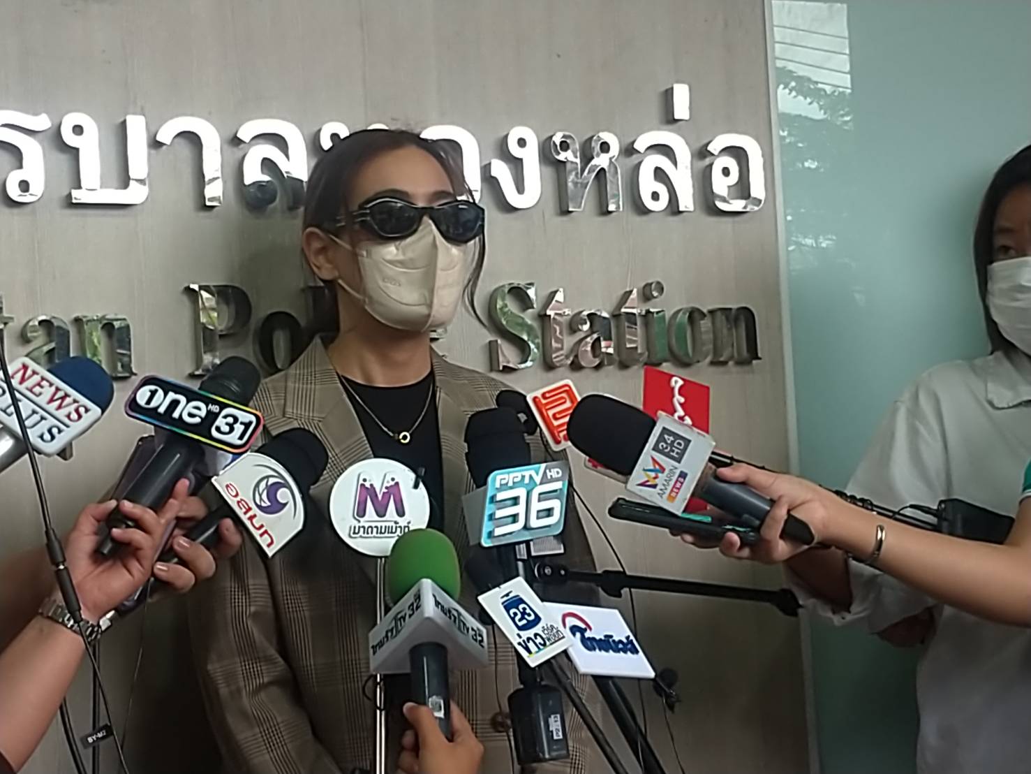 คืบหน้ากระเป๋าหรูหาย! คิมเบอร์ลี่ ตอบชัด ผู้ต้องหาคนเดียวกับ แอน ทองประสม ไหม? คืบหน้ากระเป๋าหรูหาย! คิมเบอร์ลี่ ตอบชัด ผู้ต้องหาคนเดียวกับ แอน ทองประสม ไหม?