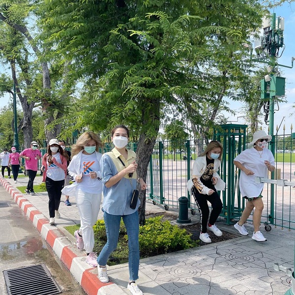 “พั้นช์” วิ่งแก้บนรอบสนามหลวงหลังเพลงทะลุ 100 ล้านวิว  (มีคลิป)