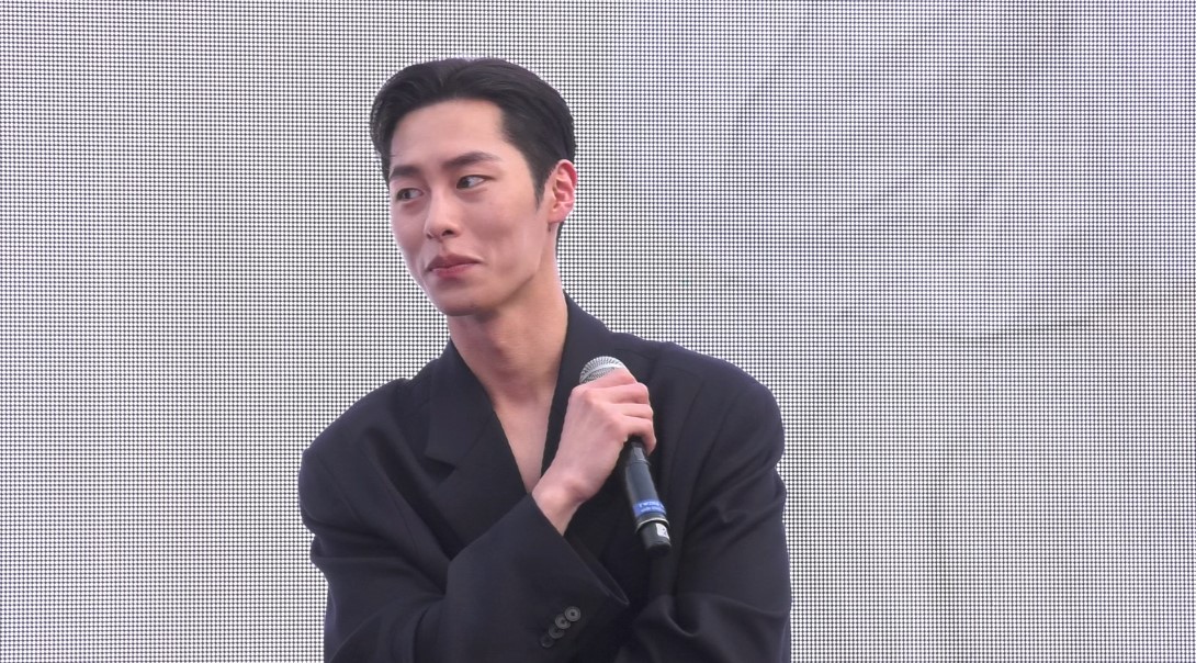 “อีแจอุค” แถลงข่าวเตรียมความพร้อมมัดใจแฟนๆชาวไทยในงานแฟนมีตติ้ง “อีแจอุค” แถลงข่าวเตรียมความพร้อมมัดใจแฟนๆชาวไทยในงานแฟนมีตติ้ง