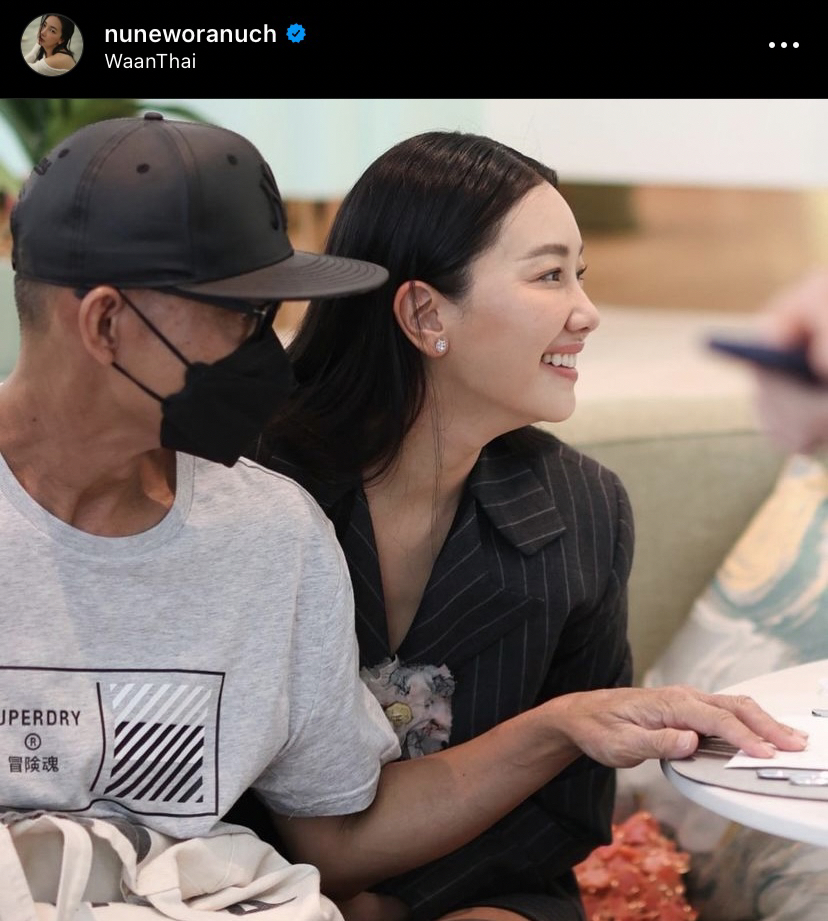 นุ่น วรนุช ควง ต๊อด ปิติ เปิดร้านขนมไทยอย่างเป็นทางการ