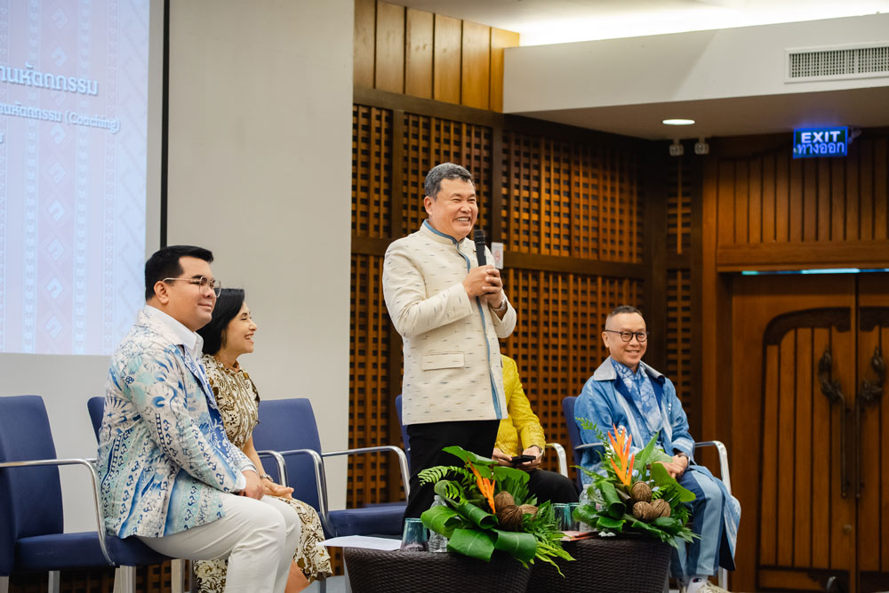 ปลัด มท. ลุยใต้ 14 จังหวัด หนุน ผ้าไทยใส่ให้สนุก ตามรอยพระดำริ