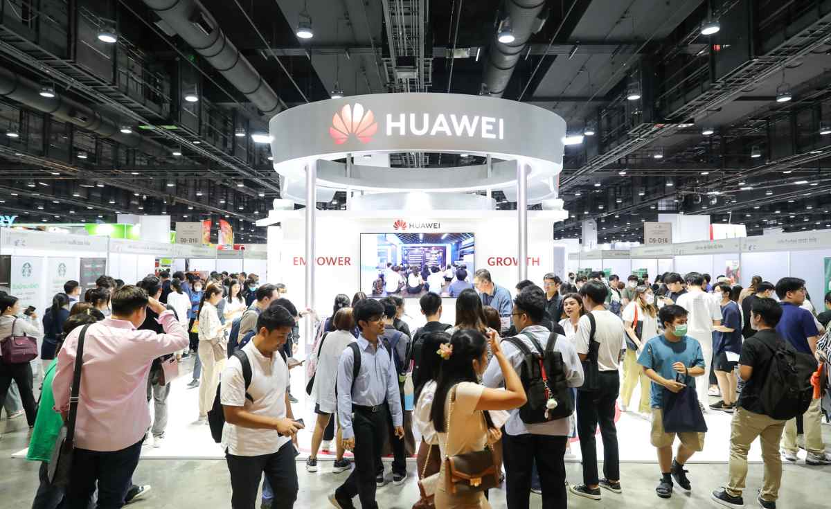 คนล้นหลาม Job Expo สมัครงานแล้ว 9 หมื่นตำแหน่ง คนล้นหลาม Job Expo สมัครงานแล้ว 9 หมื่นตำแหน่ง