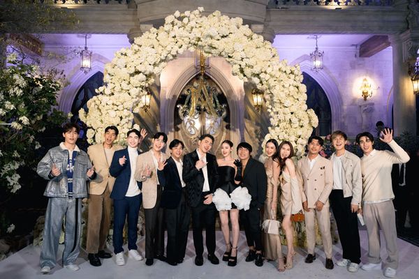 เปิดประวัติ ดร.แอ็คมี่ นักธุรกิจหนุ่ม ผู้ถ่ายรูปคู่ ทักษิณ เปิดประวัติ ดร.แอ็คมี่ นักธุรกิจหนุ่ม ผู้ถ่ายรูปคู่ ทักษิณ