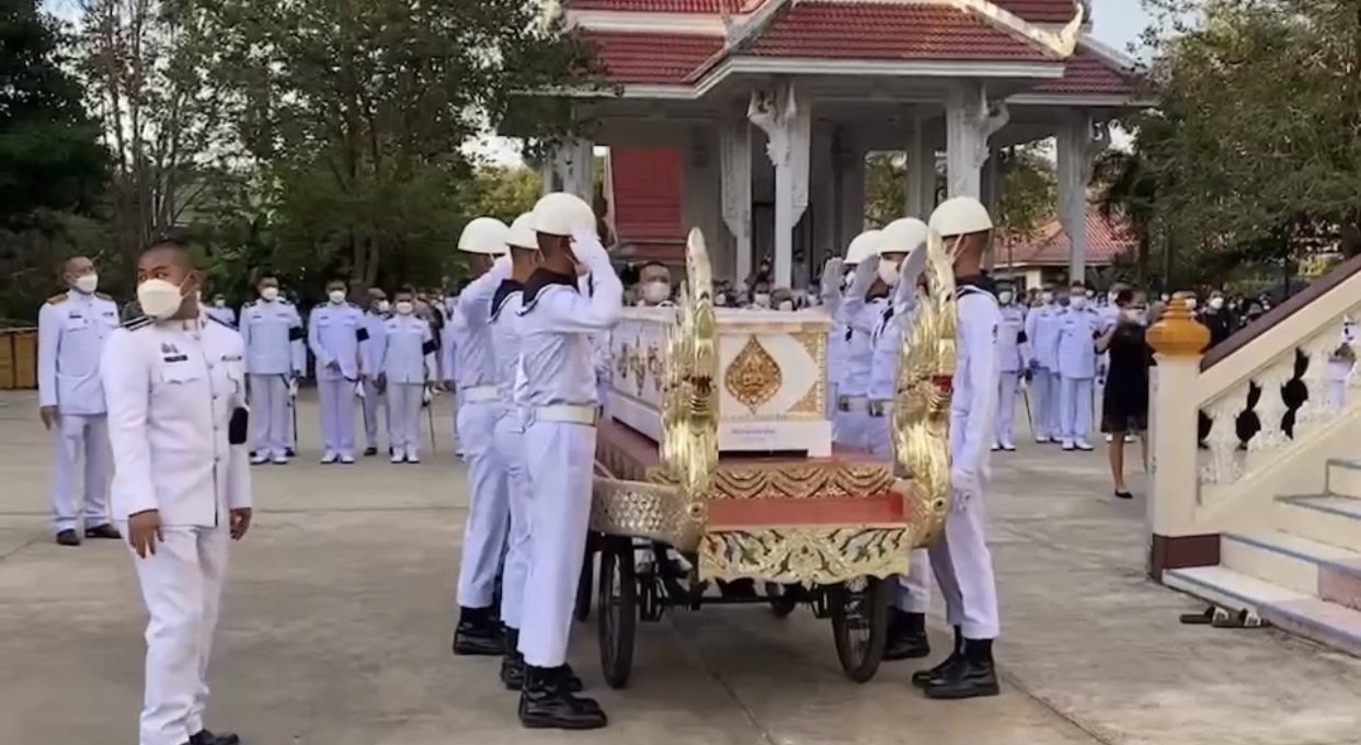 เปิดภาพพระราชเพลิงศพ หมอแชมป์ อย่างสมเกียรติ