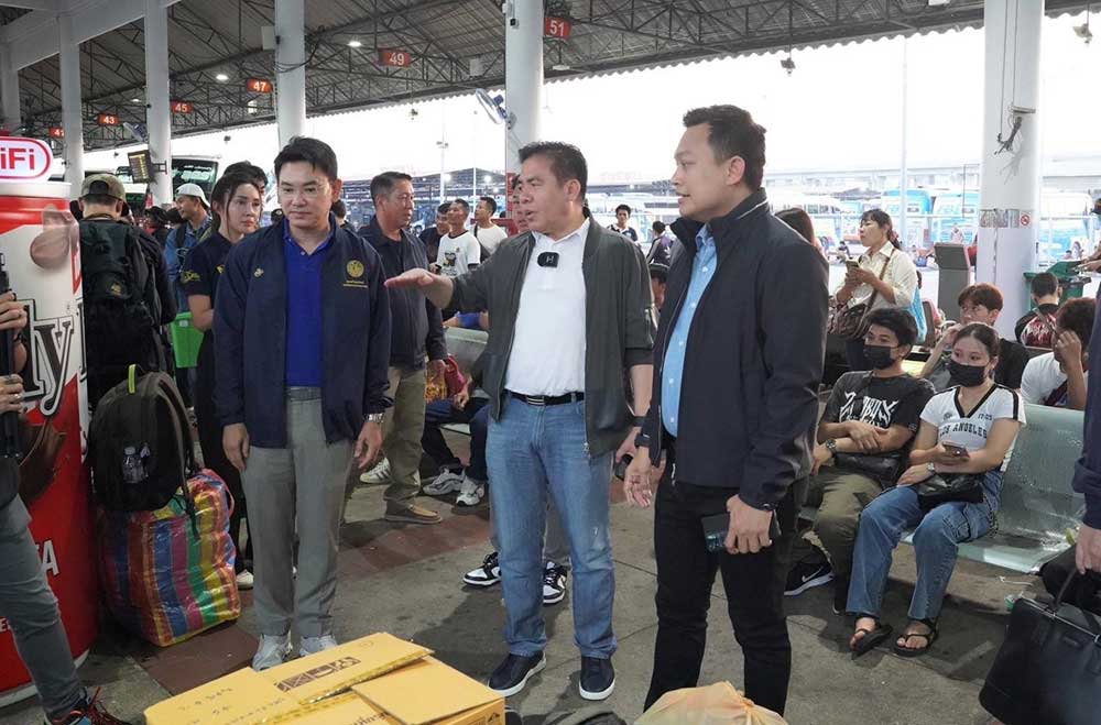 รมช.คมนาคม ลงพื้นที่หมอชิต 2 มั่นใจพร้อมรองรับประชาชนเดินทางช่วงสงกรานต์ 2567 รมช.คมนาคม ลงพื้นที่หมอชิต 2 มั่นใจพร้อมรองรับประชาชนเดินทางช่วงสงกรานต์ 2567