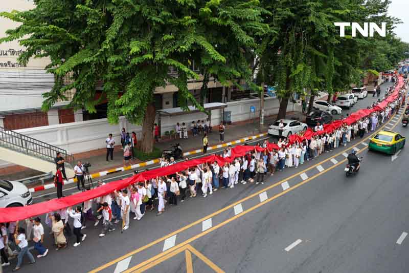 ขบวนยิ่งใหญ่ตระการตา อัญเชิญผ้าแดงห่มองค์พระบรมบรรพต(ภูเขาทอง) ขบวนยิ่งใหญ่ตระการตา อัญเชิญผ้าแดงห่มองค์พระบรมบรรพต(ภูเขาทอง)