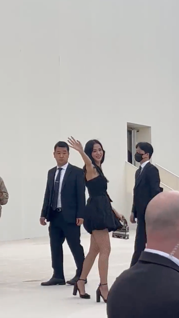 'ชาอึนอู - จีซู BLACKPINK’ หล่อสวยสุดปัง ที่ปารีสแฟชั่นวีค!! (มีคลิป)