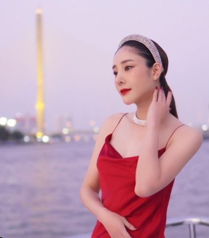 ล่าสุดยังไม่พบ! เจน ญาณทิพย์ ลงเรือร่วมค้นหา แตงโม นิดา พลัดตกเจ้าพระยา