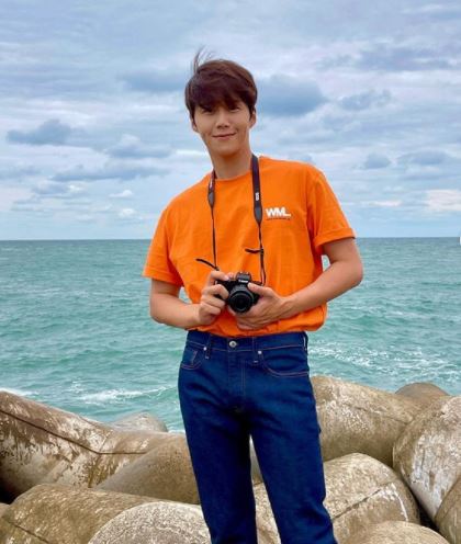 แฟนคลับกรี๊ดหนัก! คิมซอนโฮ หรือ หัวหน้าฮง เดินทางมาเมืองไทย