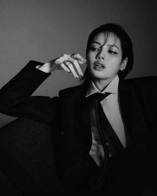ผลงานสุดปังของลิซ่าหลังออกค่าย YG ผลงานสุดปังของลิซ่าหลังออกค่าย YG