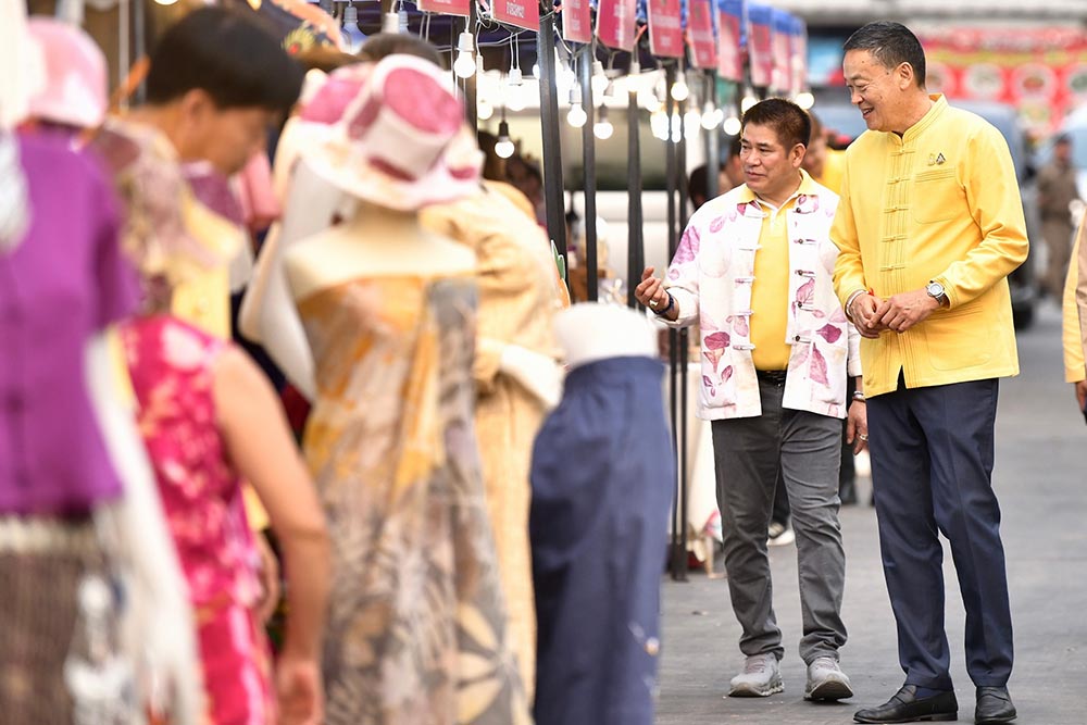 นายกฯ เยี่ยมชมผลิตภัณฑ์ชุมชนจ.พะเยา สนับสนุนวิสาหกิจชุมชนต่อยอดสู่สากล นายกฯ เยี่ยมชมผลิตภัณฑ์ชุมชนจ.พะเยา สนับสนุนวิสาหกิจชุมชนต่อยอดสู่สากล