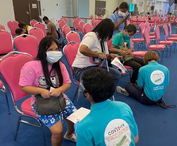 “ปู ปริศนา” เผยความรู้สึกหลังเป็นจิตอาสาช่วยเหลือผู้พิการทางสายตาได้รับวัคซีน (มีคลิป) “ปู ปริศนา” เผยความรู้สึกหลังเป็นจิตอาสาช่วยเหลือผู้พิการทางสายตาได้รับวัคซีน (มีคลิป)
