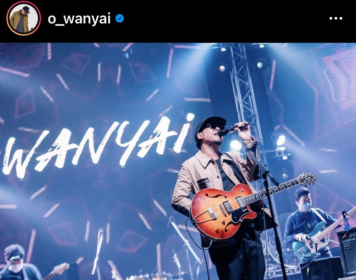 แว่นใหญ่ ติดโควิด!! รีบแจ้งข่าวขอเลื่อนงานออกไปก่อน... แว่นใหญ่ ติดโควิด!! รีบแจ้งข่าวขอเลื่อนงานออกไปก่อน...