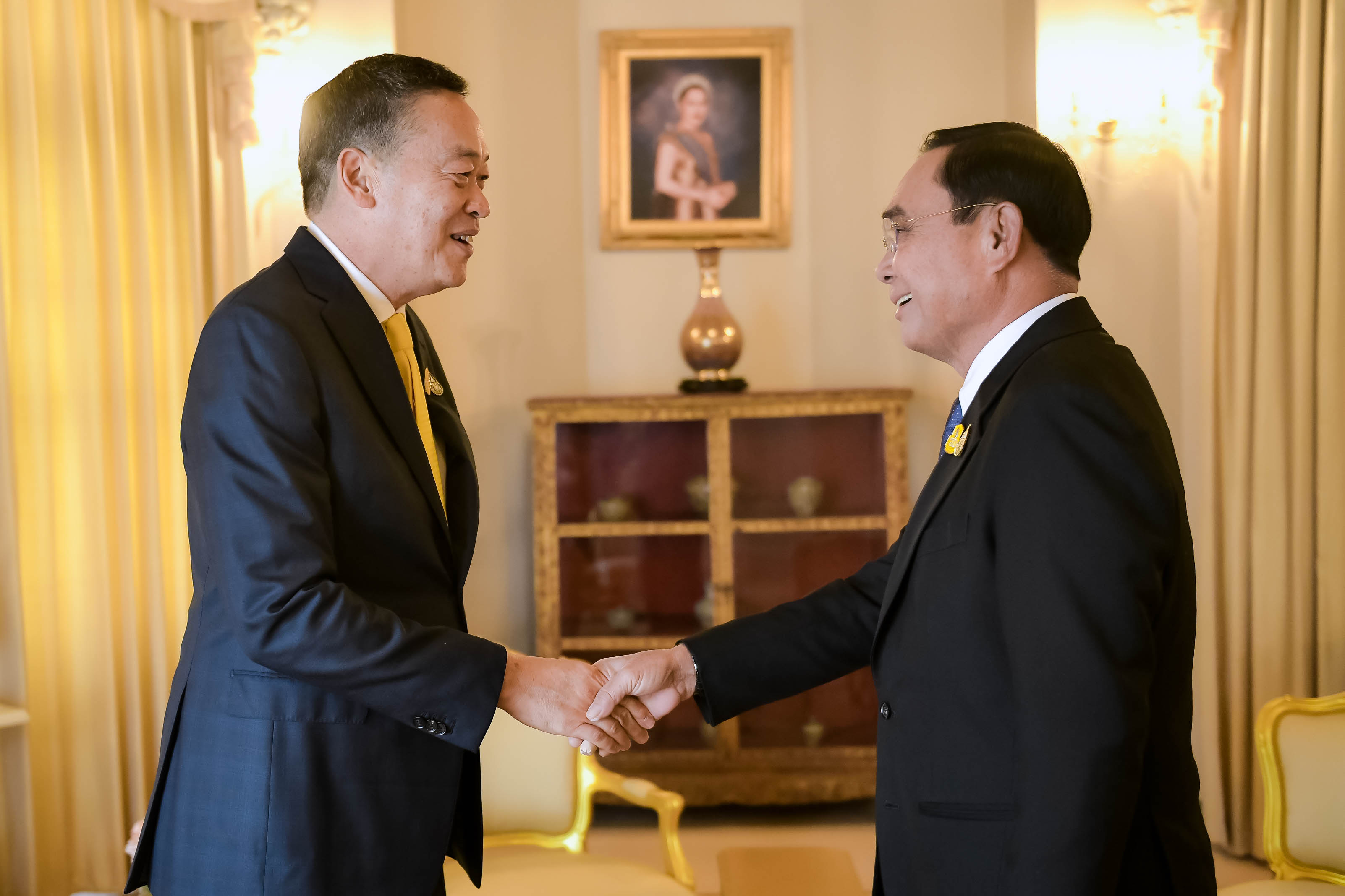ประมวลภาพ เศรษฐา ทวีสิน นายกรัฐมนตรีคนที่ 30 เข้าพบ พลเอกประยุทธ์ จันทร์โอชา ประมวลภาพ เศรษฐา ทวีสิน นายกรัฐมนตรีคนที่ 30 เข้าพบ พลเอกประยุทธ์ จันทร์โอชา