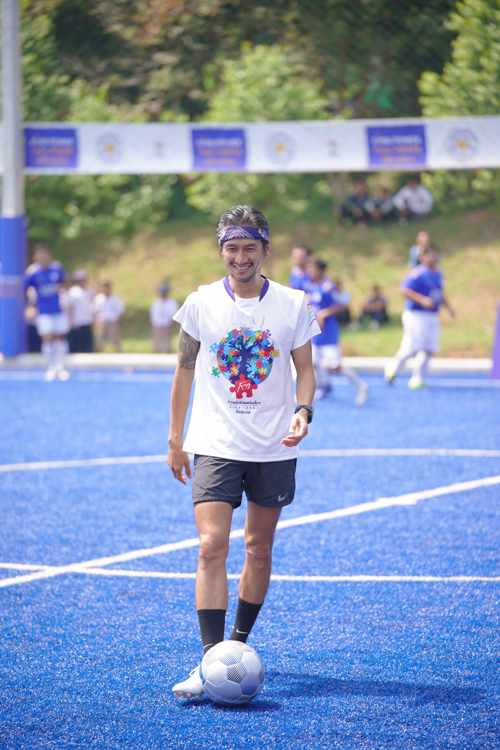 ตูน บอดี้สแลม เตรียมฟาดแข้งในสนามฟุตบอลที่จังหวัดแพร่ พร้อมแท็คทีมกับแก๊งค์ก้าวคนละก้าว ตูน บอดี้สแลม เตรียมฟาดแข้งในสนามฟุตบอลที่จังหวัดแพร่ พร้อมแท็คทีมกับแก๊งค์ก้าวคนละก้าว