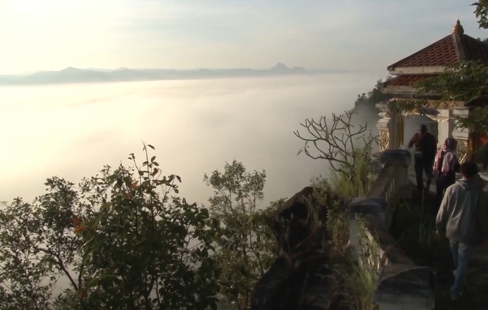 อากาศดีมาก! พาไปชมทะเลหมอกบนดอยพระบาท ลำปาง รับเริ่มต้นฤดูหนาว