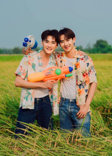 ประเดิมงานเพลง อ๊อฟ ธาดาพงศ์-เต้ ณัฐภัทร กับเพลงคู่สุดน่ารัก น่าร้อน น่าเลิฟ