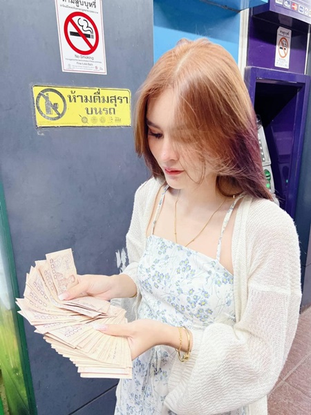 เอ๋ มิรา ขอบคุณนายห้างประจักษ์ชัย ให้ชีวิตใหม่หลังทำศัลยกรรม เอ๋ มิรา ขอบคุณนายห้างประจักษ์ชัย ให้ชีวิตใหม่หลังทำศัลยกรรม