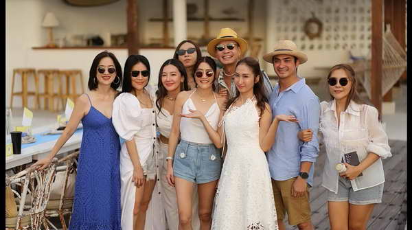 ปูไข่ พงษ์สิรี-เจี๊ยบ ชมพูนุช จัดงานแต่งเรียบง่ายริมทะเล แต่โรแมนติกสุดๆ ปูไข่ พงษ์สิรี-เจี๊ยบ ชมพูนุช จัดงานแต่งเรียบง่ายริมทะเล แต่โรแมนติกสุดๆ