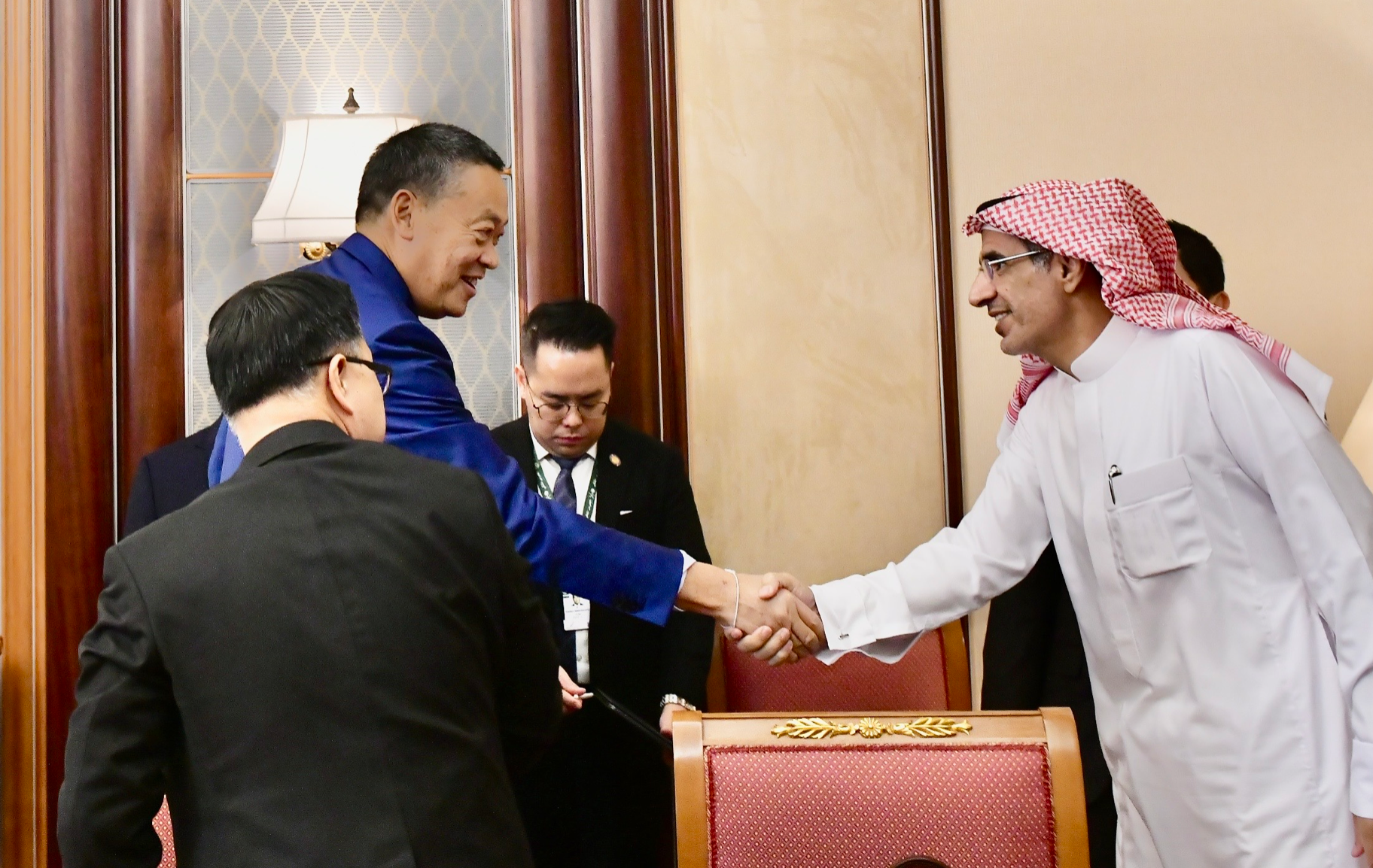 นายกฯพบปะบริษัทเอกชนซาอุฯ เจรจาร่วมมือผลักดันภาคเกษตร-ปศุสัตว์ นายกฯพบปะบริษัทเอกชนซาอุฯ เจรจาร่วมมือผลักดันภาคเกษตร-ปศุสัตว์
