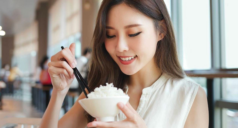ข่าวนี้จริงไหม ? เคี้ยวข้าวนาน ๆ รักษาโรคได้ ? ข่าวนี้จริงไหม ? เคี้ยวข้าวนาน ๆ รักษาโรคได้ ?