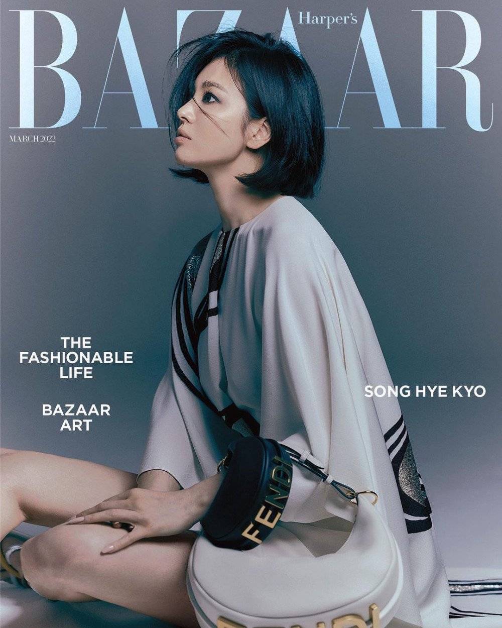 ซงฮเยคโย เปลี่ยนลุคเป็นสาวเข้มดูลึกลับแต่ยังสวยไม่สร่างในการถ่ายแบบให้นิตยสาร Harper's Bazaar