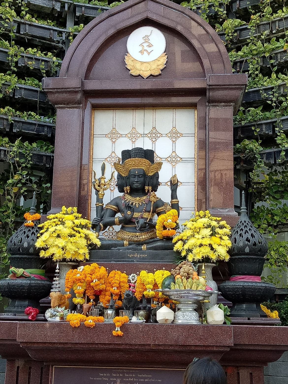 ย้อนรอย 3 ดาราสาว ไหว้พระตรีมูรติ ความรักสำเร็จ ! 