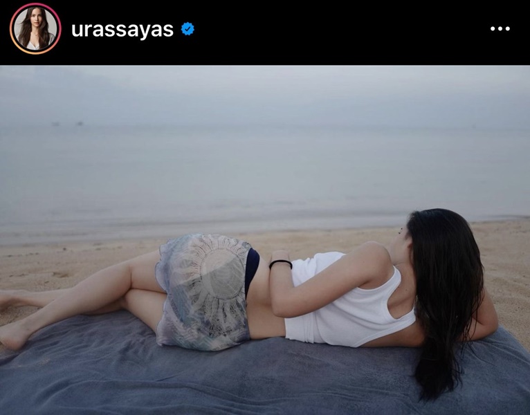 ญาญ่า ทำใจสั่น!! โพสต์ภาพสุุดเซ็กซี่ นอนชิลริมทะเล