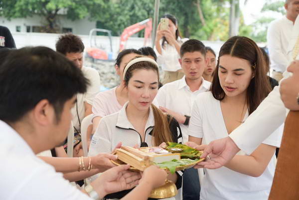 วุ้นเส้น วิริฒิพา เจ้าแม่บิวตี้ ทุ่ม 50 ล้านสร้างอาณาจักรสกินแคร์สุดยิ่งใหญ่ วุ้นเส้น วิริฒิพา เจ้าแม่บิวตี้ ทุ่ม 50 ล้านสร้างอาณาจักรสกินแคร์สุดยิ่งใหญ่