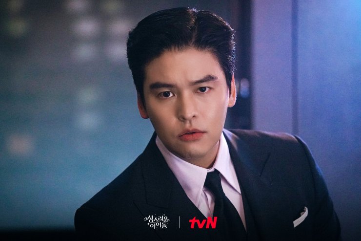 ฮอตอะไรเบอร์นี้!! 'คิมมินกยู' สลัดลุคเลขาหนุ่มแว่น สู่ไอดอลซิกซ์แพ็กแน่นในซีรีส์ใหม่ ฮอตอะไรเบอร์นี้!! 'คิมมินกยู' สลัดลุคเลขาหนุ่มแว่น สู่ไอดอลซิกซ์แพ็กแน่นในซีรีส์ใหม่