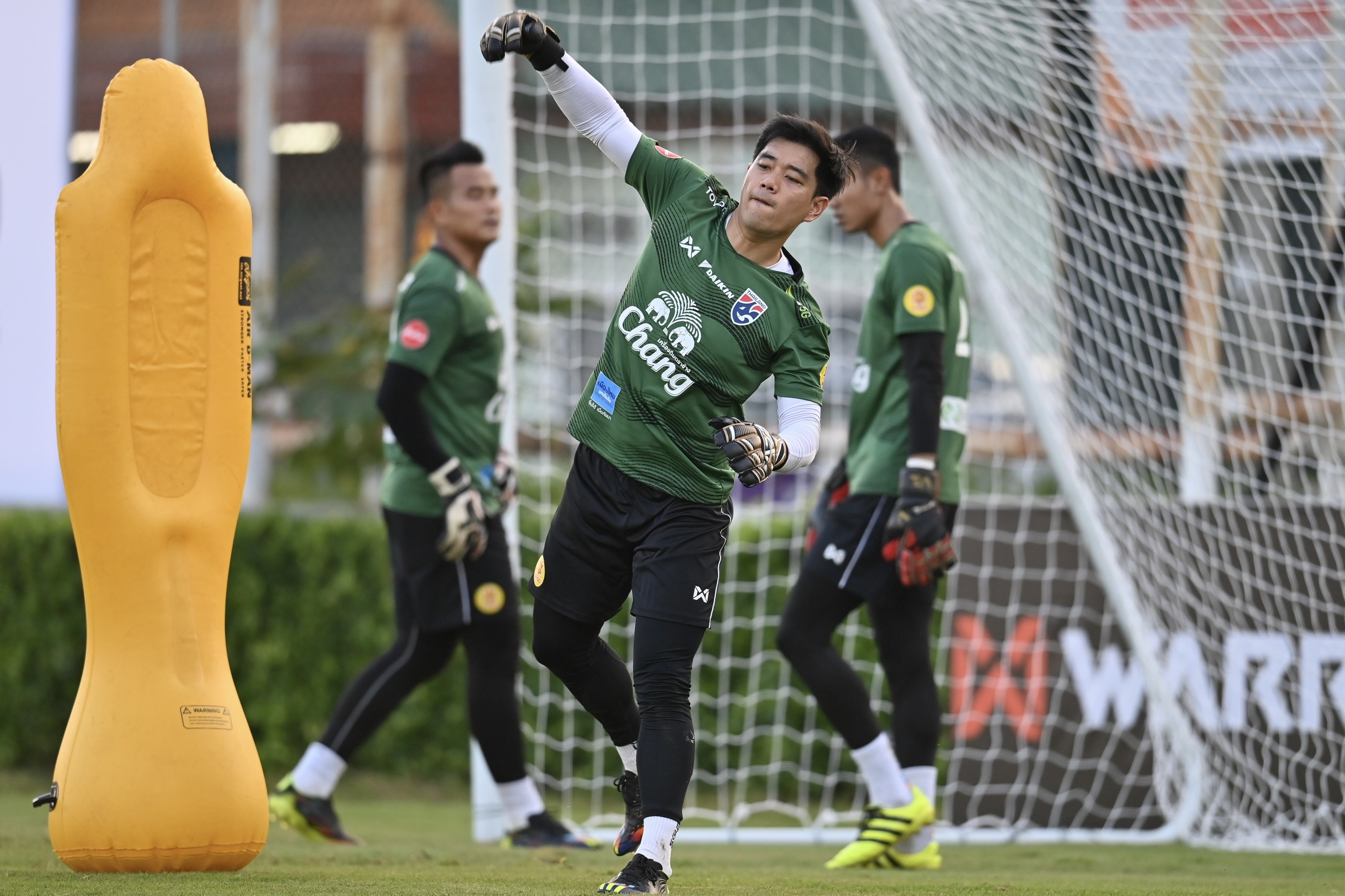 ประมวลภาพ 'ทีมชาติไทย' ลงซ้อมครั้งสุดท้ายก่อนดวลเมียนมา วันนี้ 20.30 น. ประมวลภาพ 'ทีมชาติไทย' ลงซ้อมครั้งสุดท้ายก่อนดวลเมียนมา วันนี้ 20.30 น.