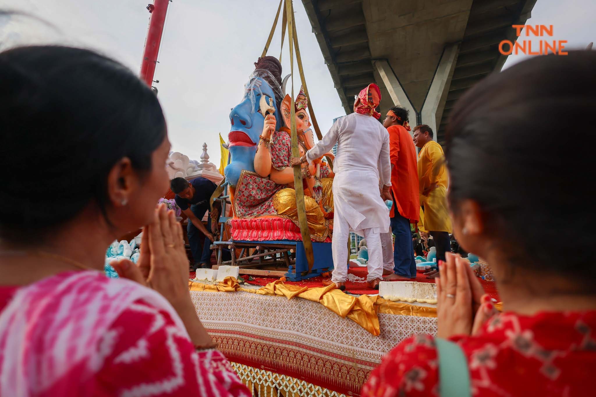 ลอยองค์ “พระพิฆเณศ” สู่แม่น้ำเจ้าพระยาในเทศกาลคเณศจตุรถี ลอยองค์ “พระพิฆเณศ” สู่แม่น้ำเจ้าพระยาในเทศกาลคเณศจตุรถี