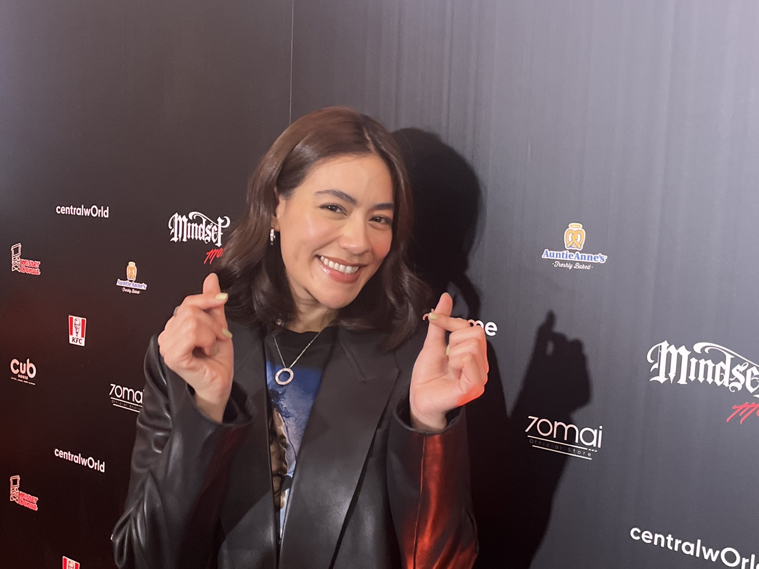 กลัวหลุดความลับ! คิมเบอร์ลี่ เผยสถานที่แต่งงานเป็นคนไทยคนแรกของโลกที่ไปจัดงานแต่ง กลัวหลุดความลับ! คิมเบอร์ลี่ เผยสถานที่แต่งงานเป็นคนไทยคนแรกของโลกที่ไปจัดงานแต่ง