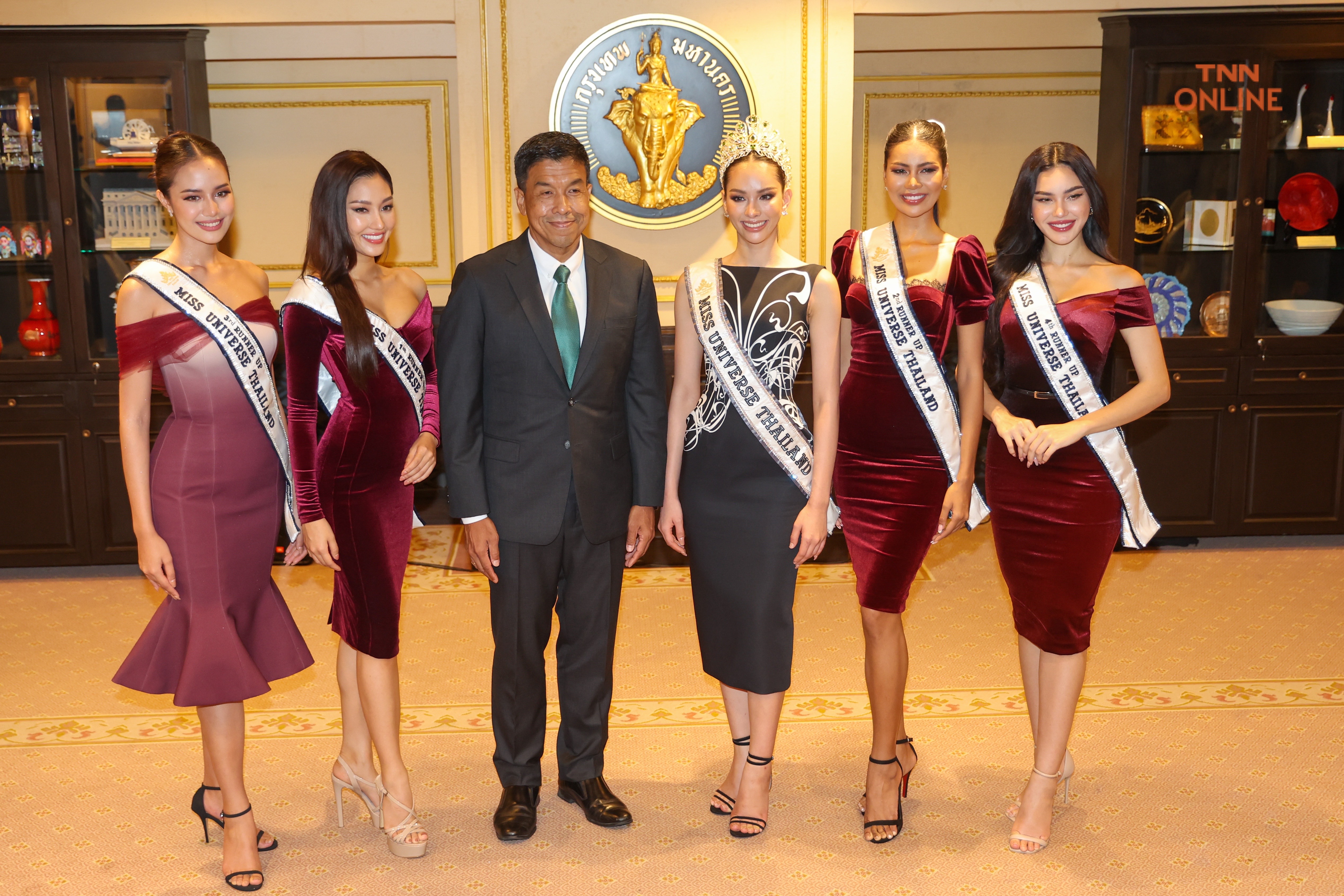 แอนนาเสือพบผู้ว่ากทม.ก่อนเซอร์ไพรส์พ่อนำดอกไม้มาต้อนรับ