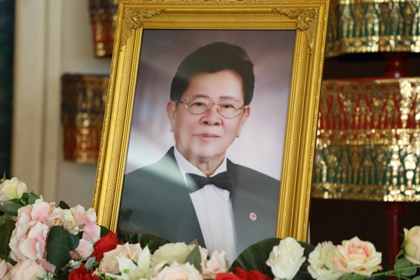 ทำบุญ 100 วัน ครูชาลี อินทรวิจิตร พิธีลอยอังคารอ่าวท่าฉลอม