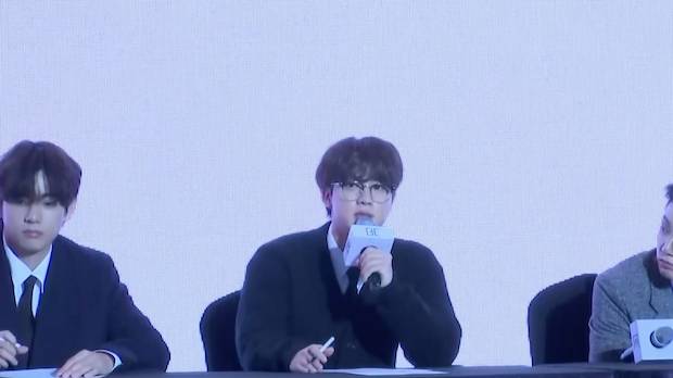 ปากเซ็กซี่!! ‘จิน BTS’ แชมป์ไอด้อลริมฝีปากสวยสมบูรณ์แบบ ปากเซ็กซี่!! ‘จิน BTS’ แชมป์ไอด้อลริมฝีปากสวยสมบูรณ์แบบ